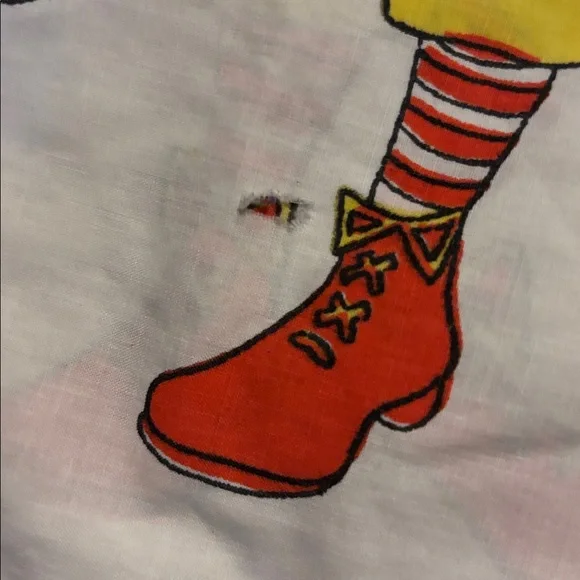 ❤️💛Rare 1976 McDonalds St. Mary’s Pillowcase - Picture 3 of 11